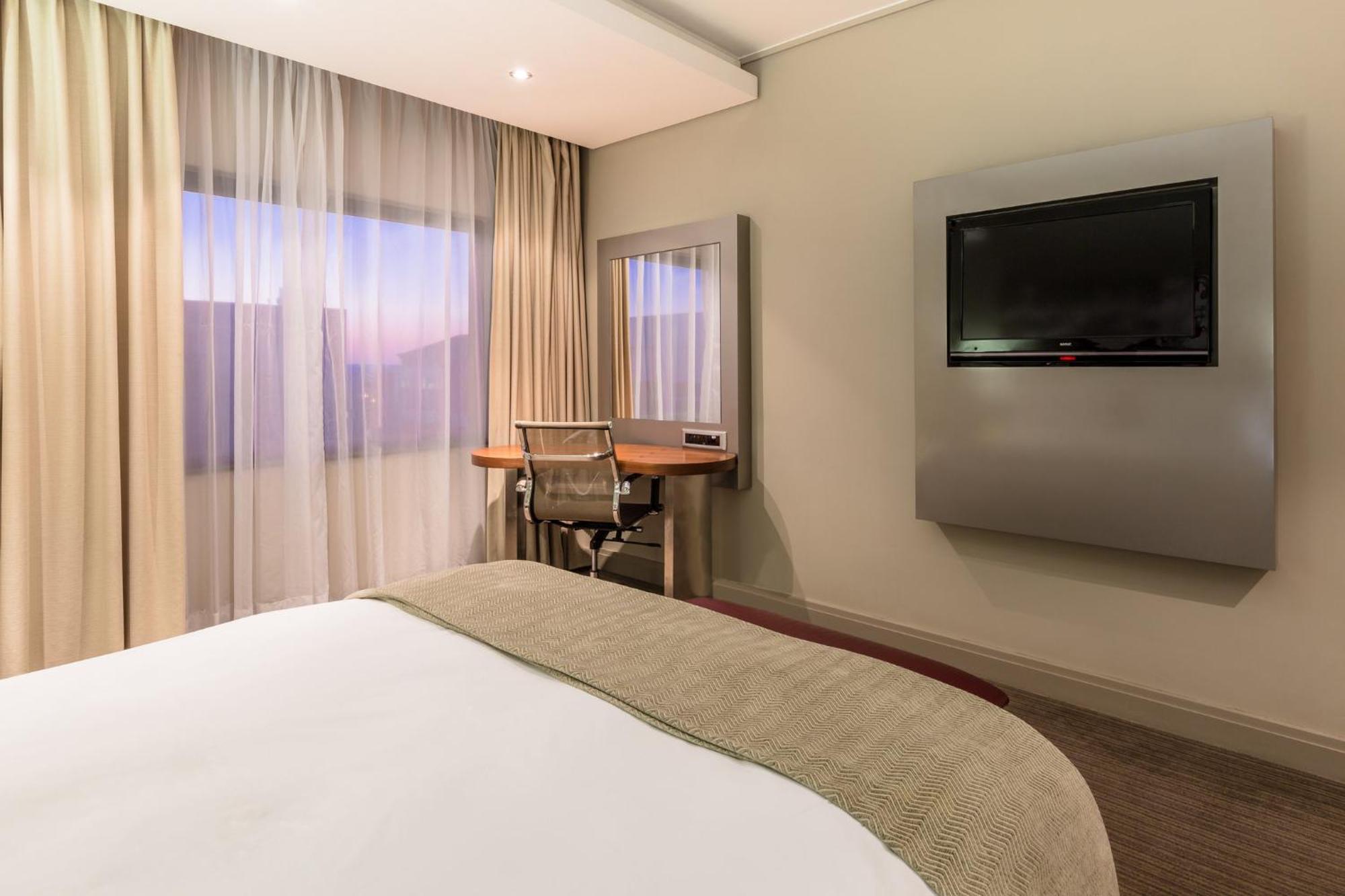 Holiday Inn Johannesburg-Rosebank By Ihg Exterior foto